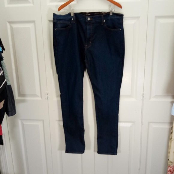 NWT Michael Kors Men's Parker Dark Denim Jeans in Size 38W/ 32 L - Picture 1 of 7